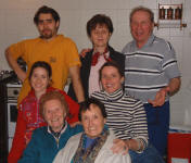 Ivan, Mirella (maman d'Ivan et de Katia et fille d'Assunta), Lucien (cousin germain de Mirella), Katia, Dominique, Zia Assunta et Marcelle